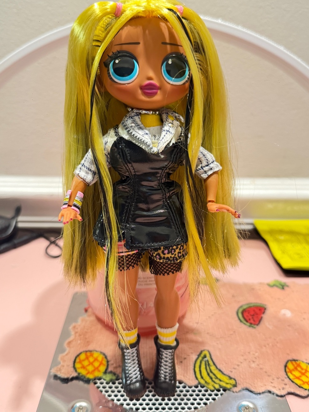 L.O.L. Surprise! Fashion Doll with Yellow Hair and Blue Eyes